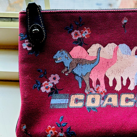 COACH Lexi 51229 Clutch Bag Dinosaur Floral Print Burgundy Canvas W/Leather Trim - Picture 6 of 6